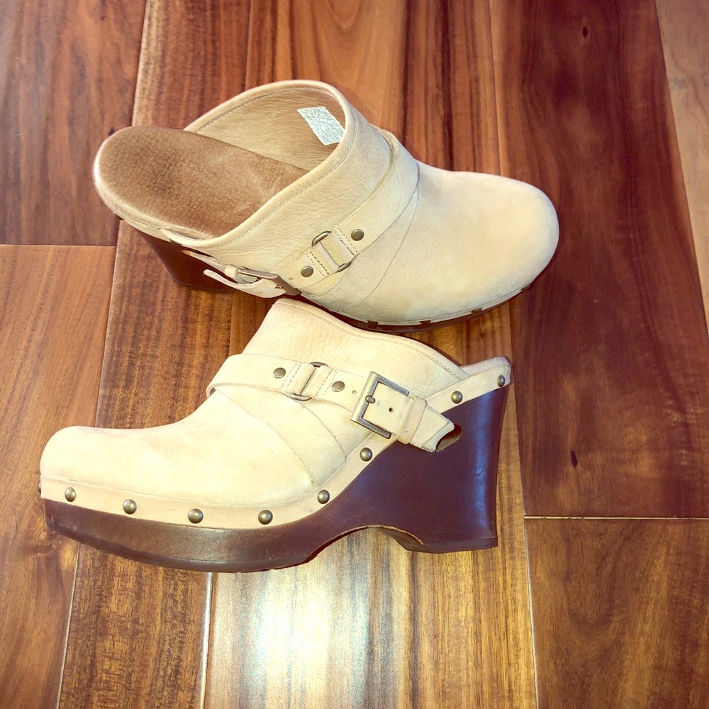 Ugg clogs